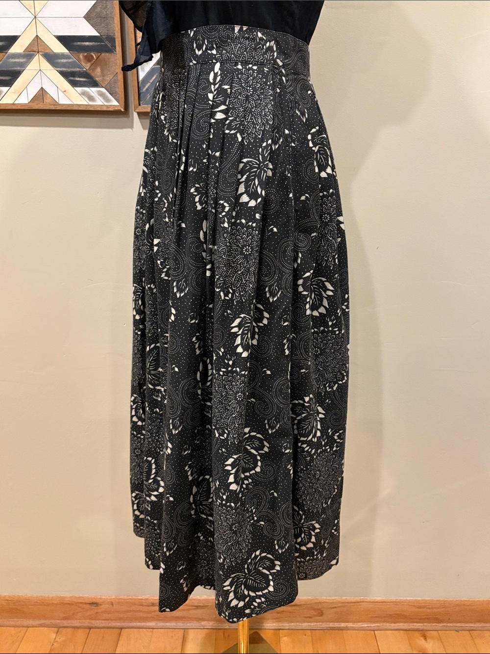 Vintage Ralph Lauren 80s Black and Cream Floral Pleated A-Line Skirt size 6 - Picture 5 of 15